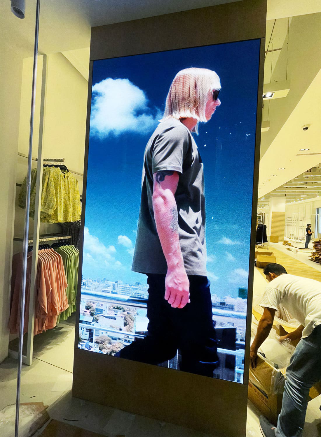 Indoor LED screen for retail shop P1.8, P2.5